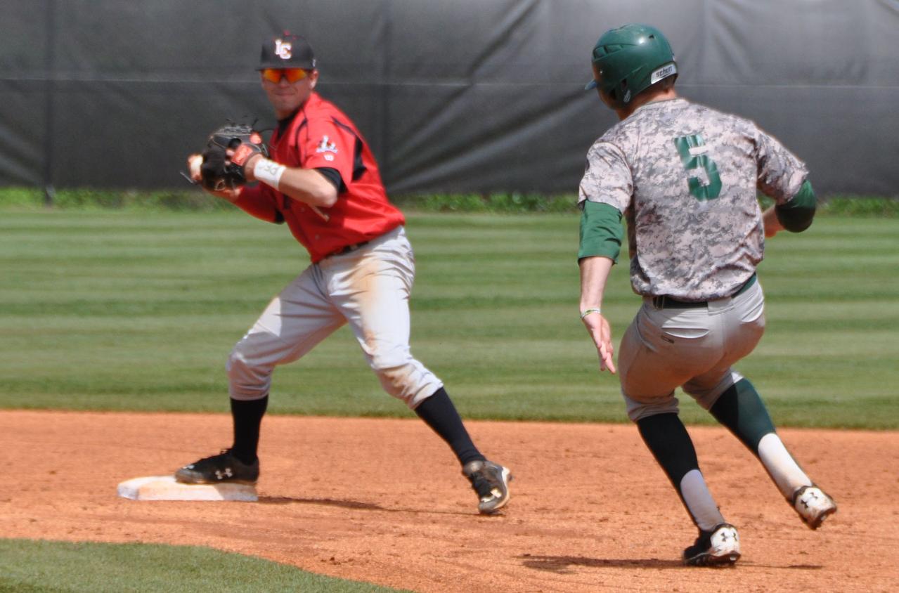 Baseball: Bell, Sauls lead Panthers to 10-3 win over Greensboro; take USA South series