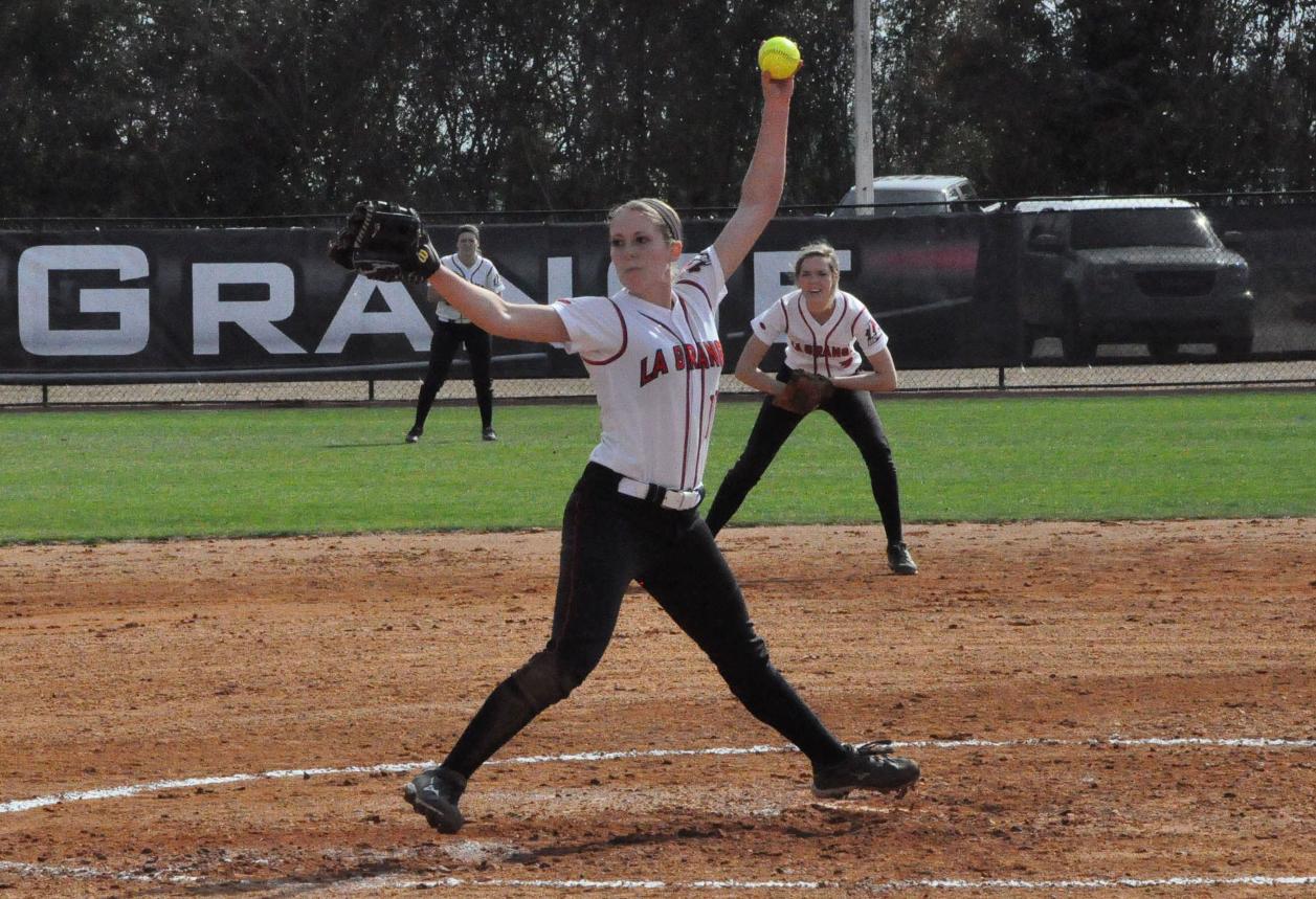 Softball: Panthers, Averett split USA South doubleheader