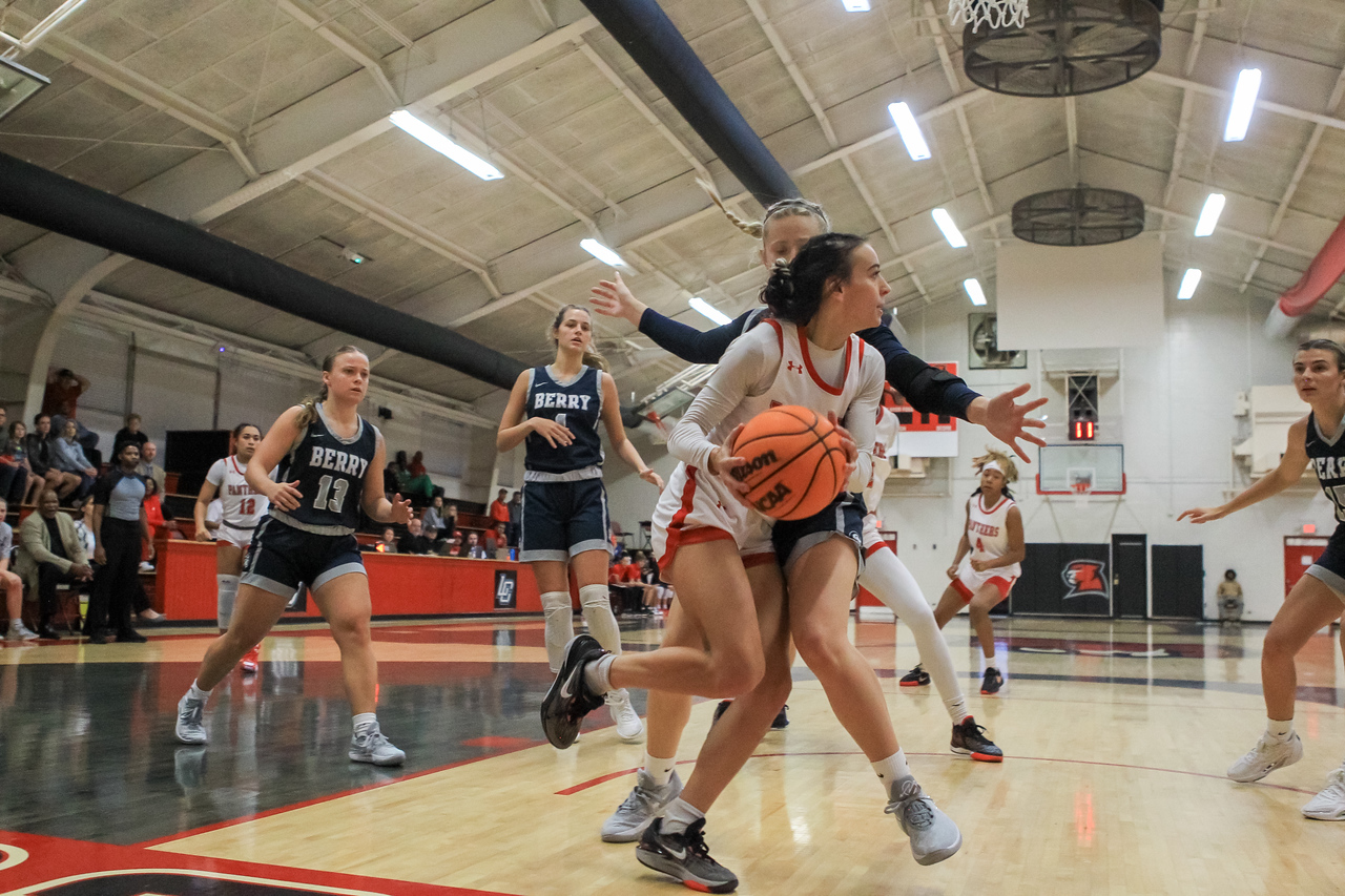 Women’s basketball drops game to Emory (Nov. 14)