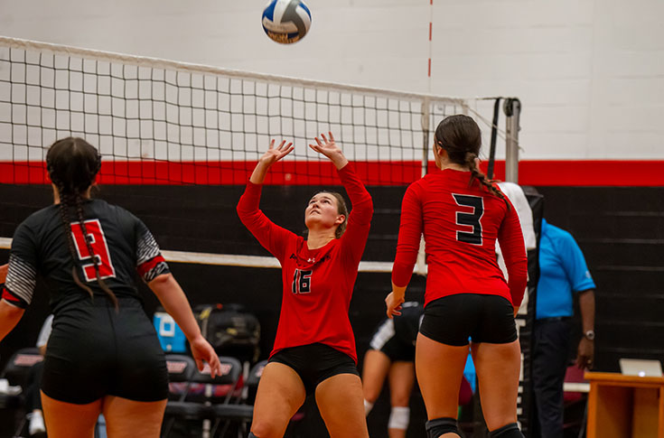 Volleyball: Panthers roar back to beat Belhaven in CCS match